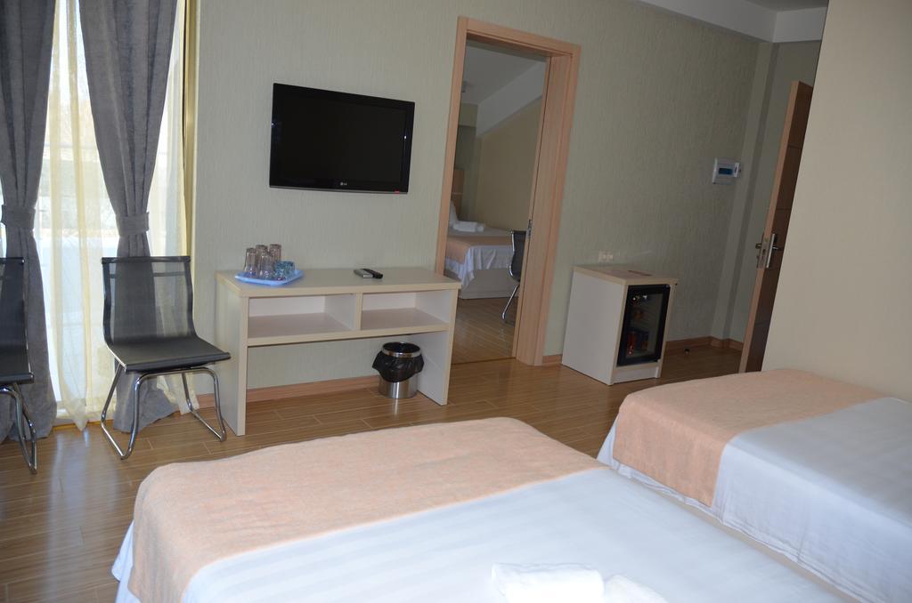 Legacy Hotel Batumi Room photo