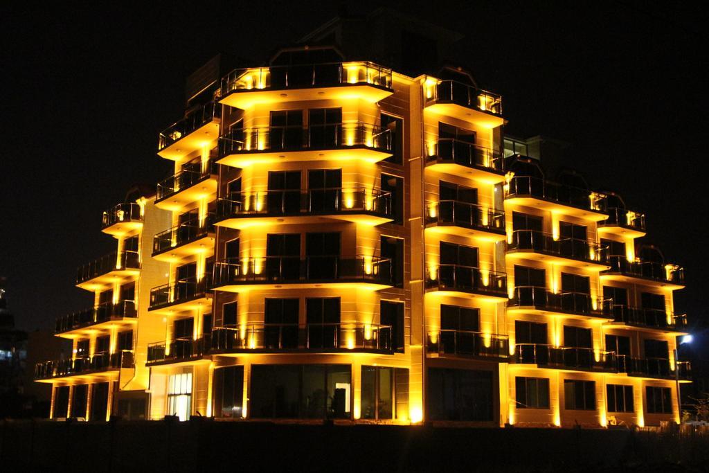 Legacy Hotel Batumi Exterior photo